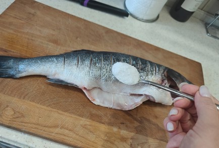 Фото шага рецепта Сибас с зеленым луком 176184 шаг 3  