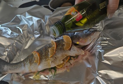 Фото шага рецепта Сибас с зеленым луком 176184 шаг 9  