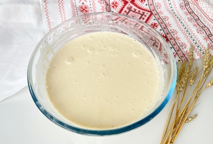 Фото шага рецепта Сибирское кружево идеальные дрожжевые блины с яблочнобрусничным соусом 188642 шаг 6