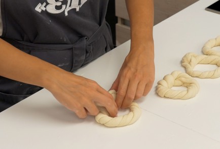 Фото шага рецепта Турецкая булочка симит 137633 шаг 5  