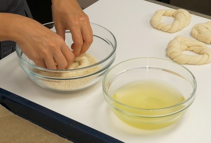 Фото шага рецепта Турецкая булочка симит 137633 шаг 7  