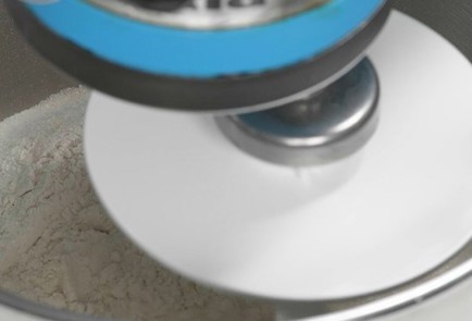 Фото шага рецепта Булочки с корицей 173639 шаг 2  