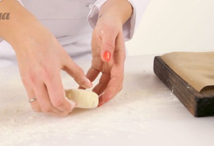 Фото шага рецепта Сырники из творога 18506 шаг 4  