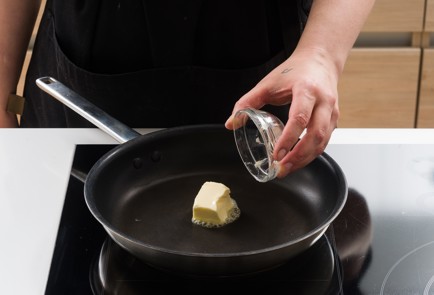 Фото шага рецепта Идеальный скрэмбл 152349 шаг 2  