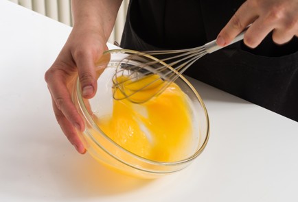 Фото шага рецепта Идеальный скрэмбл 152349 шаг 3  