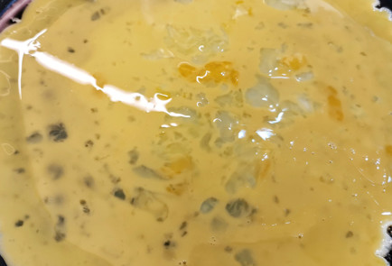 Фото шага рецепта Скрэмбл из перепелиных яиц с авокадо и моцареллой 151508 шаг 10  