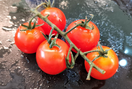 Фото шага рецепта Скрэмбл из перепелиных яиц с авокадо и моцареллой 151508 шаг 16  