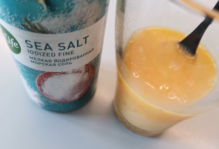 Фото шага рецепта Скрэмбл с томатами и луком 186549 шаг 4  