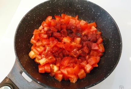 Фото шага рецепта Скрэмбл с томатами 176211 шаг 5