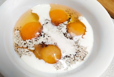 Фото шага рецепта Скрэмбл с ветчиной и помидорами 189330 шаг 4  