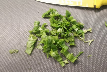 Фото шага рецепта Скрэмбл со шкварками 186568 шаг 11  