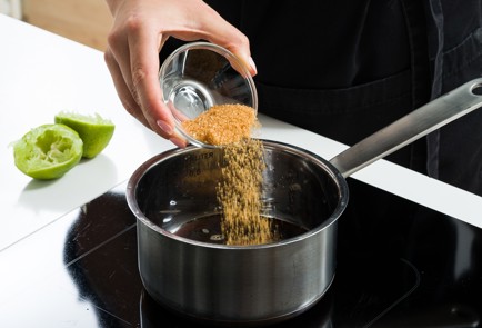 Фото шага рецепта Скумбрия на мангале с соевым соусом 152628 шаг 1  