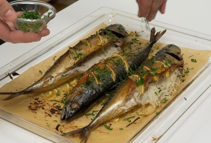 Фото шага рецепта Скумбрия в духовке 140245 шаг 9  