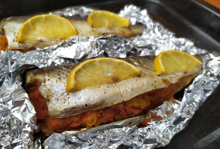 Фото шага рецепта Скумбрия запеченная с овощами 188695 шаг 10