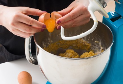 Фото шага рецепта Сладкая пасхальная бабка 152143 шаг 5