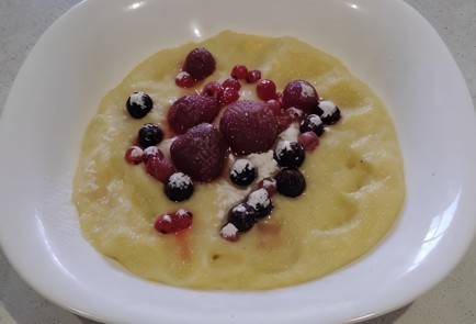 Фото шага рецепта Сладкая полента с ягодами 151450 шаг 6  