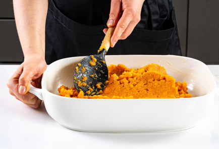 Фото шага рецепта Сладкая запеканка из батата с маршмеллоу 191255 шаг 7  