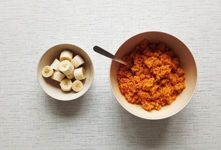 Фото шага рецепта Сладкие сыроедческие онигири 138755 шаг 3  