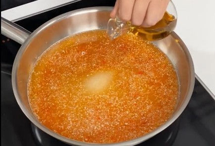 Фото шага рецепта Сладкий соус чили 152845 шаг 6