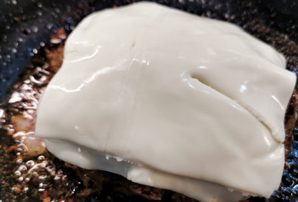 Фото шага рецепта Сливочная котлета с моцареллой 151771 шаг 5  