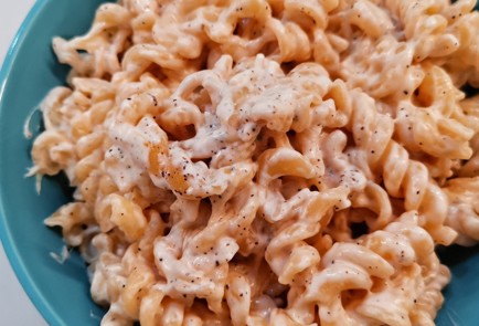 Фото шага рецепта Сливочная паста фузилли с сыром 152513 шаг 11  