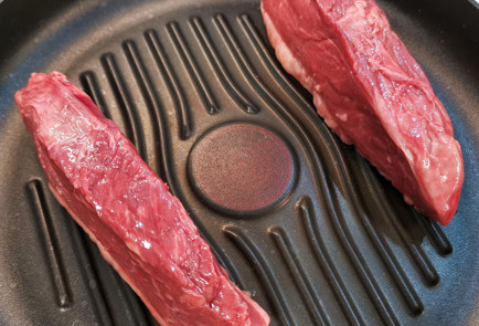 Фото шага рецепта Сливочная пиканья из мраморной говядины с розмарином 151496 шаг 3  