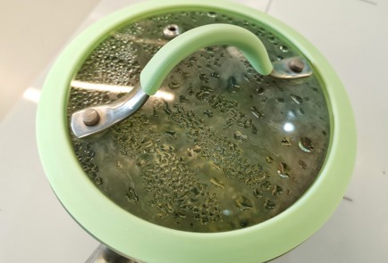 Фото шага рецепта Сливочная яичница со шпинатом 140736 шаг 6  