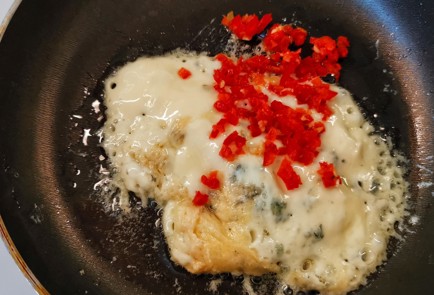 Фото шага рецепта Сливочносырный соус для нагетсов 173369 шаг 5  