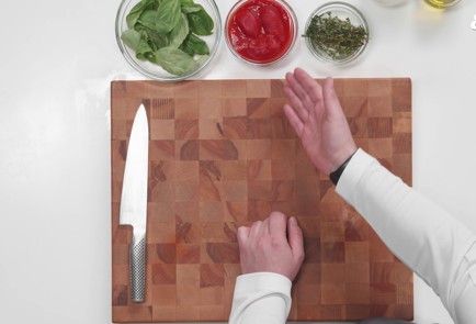 Фото шага рецепта Сливочнотоматный соус для пасты 175573 шаг 1  