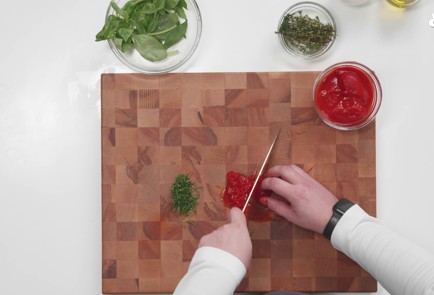 Фото шага рецепта Сливочнотоматный соус для пасты 175573 шаг 4  