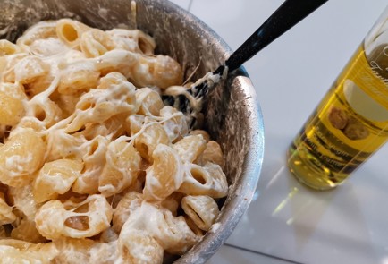 Фото шага рецепта Сливочнотрюфельная паста конкилье 152508 шаг 7  