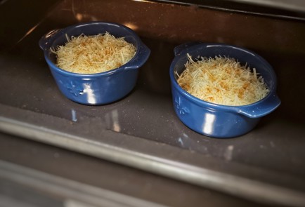 Фото шага рецепта Сливочный жюльен с паприкой 152236 шаг 11  