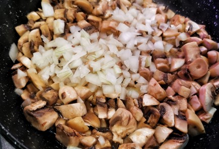 Фото шага рецепта Сливочный жюльен с паприкой 152236 шаг 3  