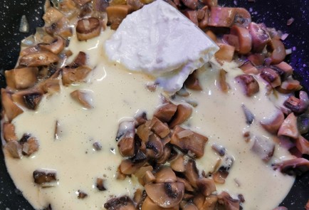 Фото шага рецепта Сливочный жюльен с паприкой 152236 шаг 6  