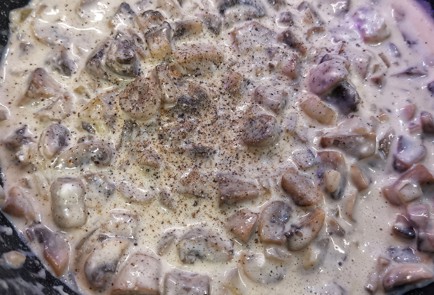 Фото шага рецепта Сливочный жюльен с паприкой 152236 шаг 7  