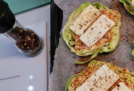 Фото шага рецепта Сливочные капустные стейки с сыром 152587 шаг 7  