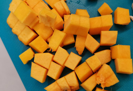 Фото шага рецепта Сливочные шампиньоны с тыквой 151953 шаг 2  