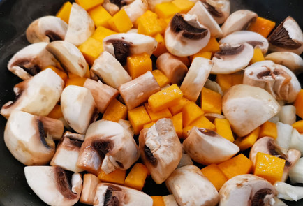 Фото шага рецепта Сливочные шампиньоны с тыквой 151953 шаг 4  