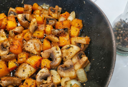 Фото шага рецепта Сливочные шампиньоны с тыквой 151953 шаг 6  