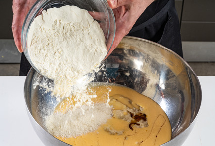 Фото шага рецепта Сливочный кулич 191575 шаг 7  