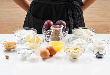 Фото шага рецепта Сливочный пирог со сливой 187032 шаг 1  