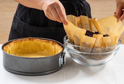 Фото шага рецепта Сливочный пирог со сливой 187032 шаг 11  