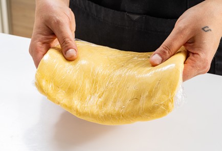 Фото шага рецепта Сливочный пирог со сливой 187032 шаг 4  