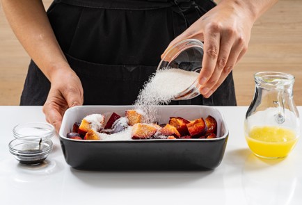 Фото шага рецепта Сливочный пирог со сливой 187032 шаг 5  