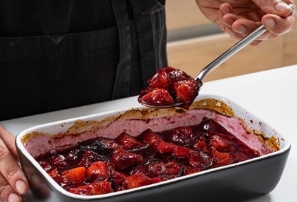 Фото шага рецепта Сливочный пирог со сливой 187032 шаг 6  