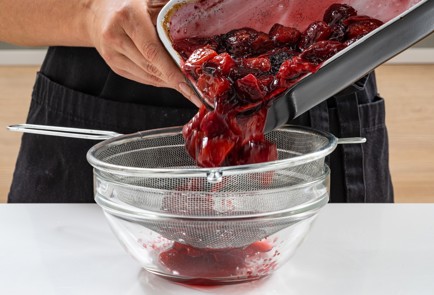 Фото шага рецепта Сливочный пирог со сливой 187032 шаг 7  