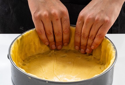 Фото шага рецепта Сливочный пирог со сливой 187032 шаг 9  