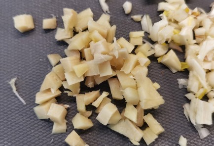 Фото шага рецепта Сливочный суп из брокколи с сыром 173402 шаг 1  