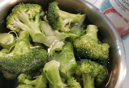 Фото шага рецепта Сливочный суп из брокколи с сыром 173402 шаг 3  