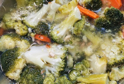 Фото шага рецепта Сливочный суп из брокколи с сыром 173402 шаг 9  